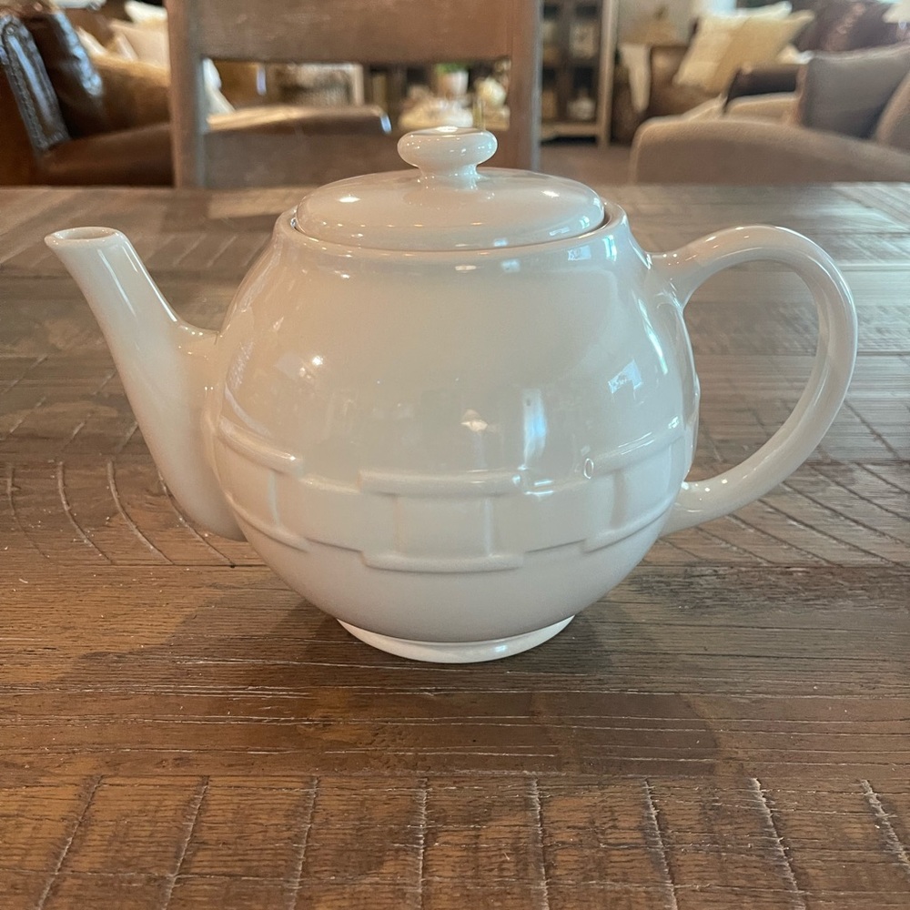 Longaberger Woven Traditions Ivory Teapot